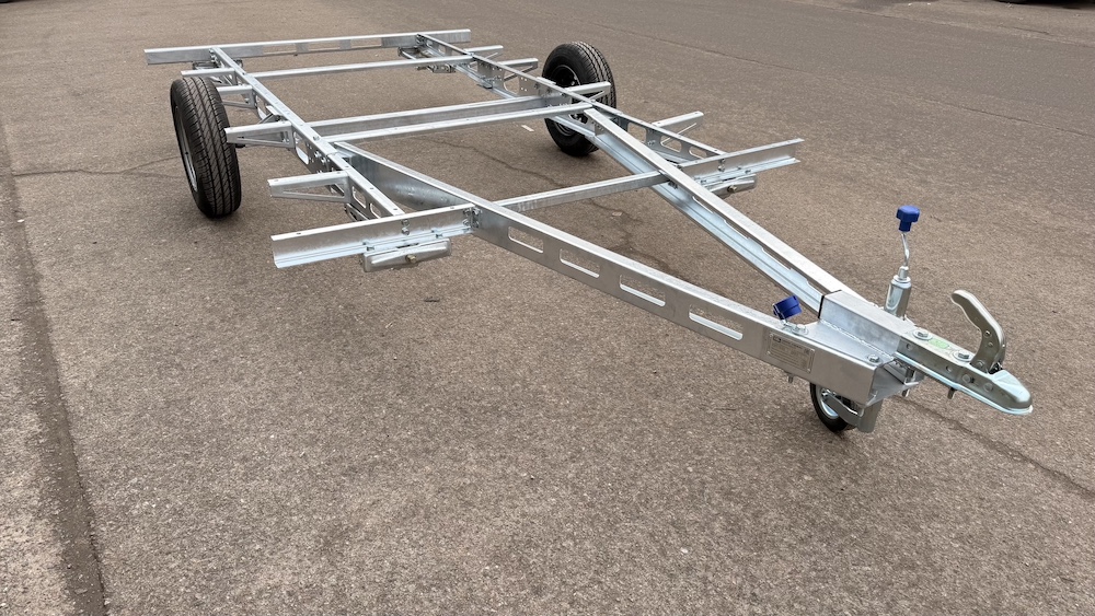 Облегчённое болтовое шасси для прицепов до 3500 кг